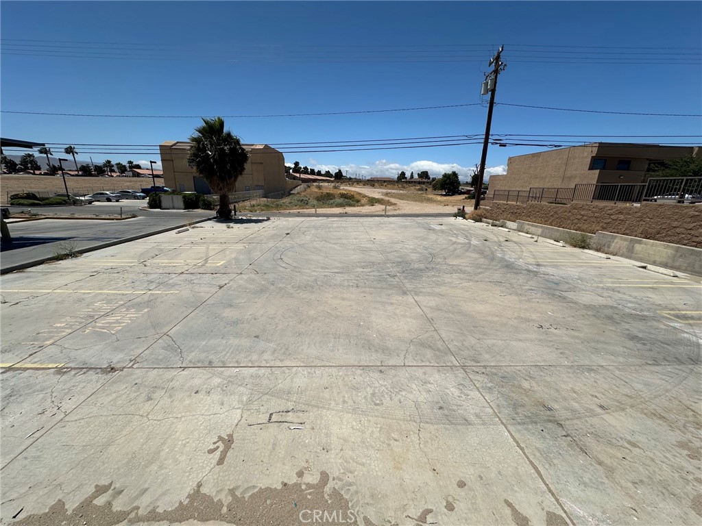 17153 Bear Valley Road Hesperia, CA 92345 - Photo 8 of 9 a view of a terrace view