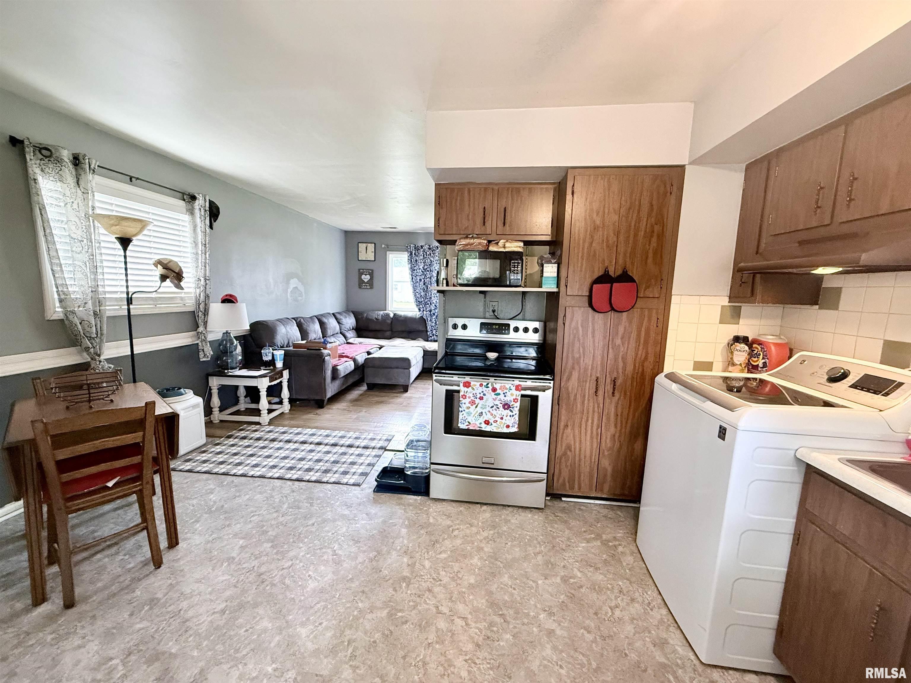 3230 Buckner Street Springfield, IL 62703 - Photo 5 of 17 Gallery Image 5