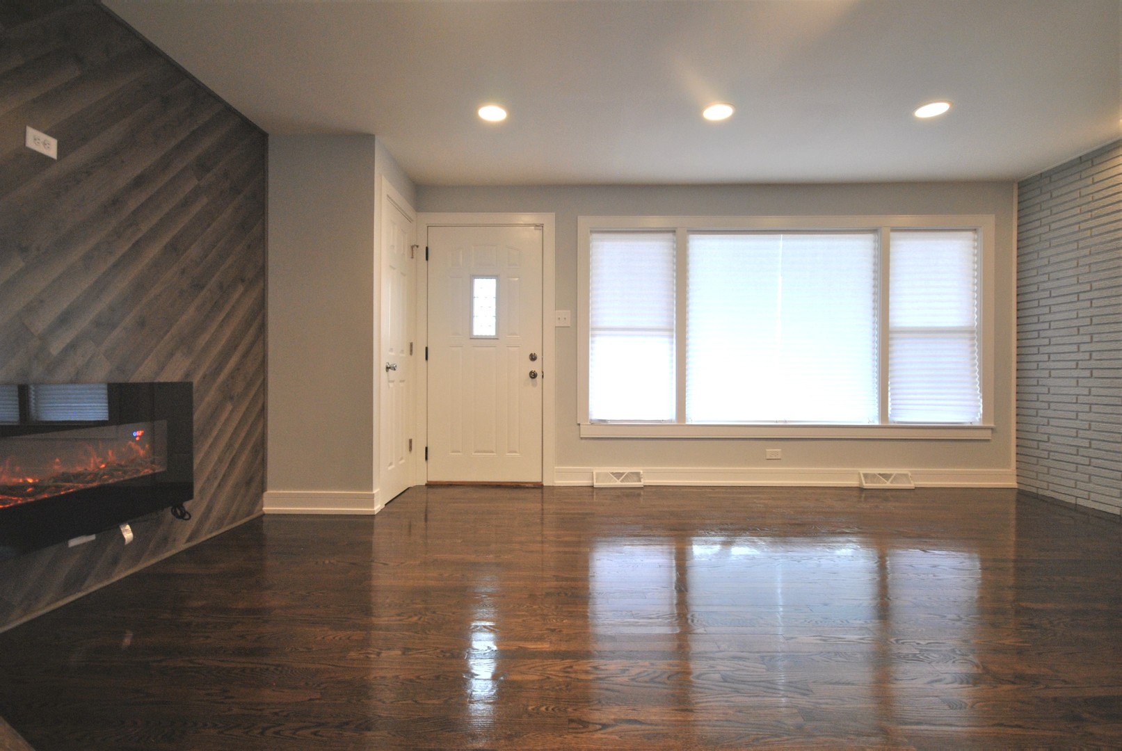 9002 South Morgan Street Chicago, IL 60620 - Photo 2 of 18