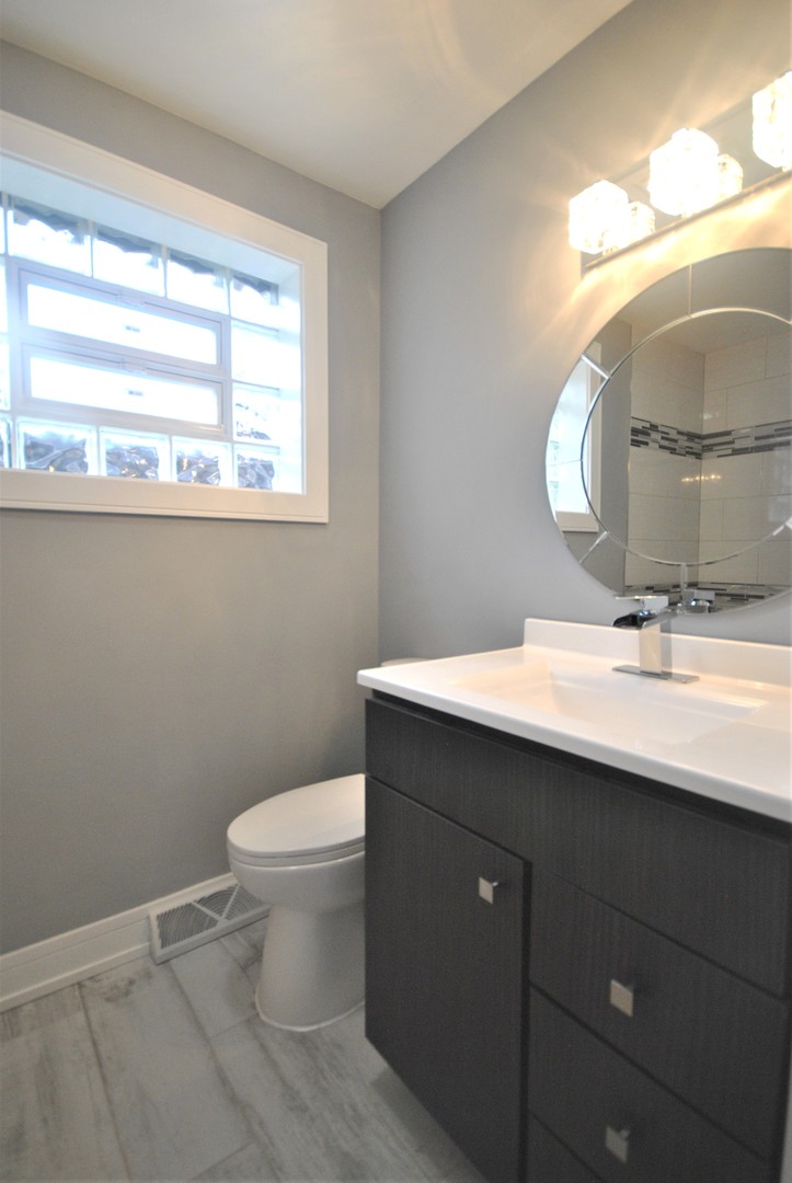 9002 South Morgan Street Chicago, IL 60620 - Photo 9 of 18