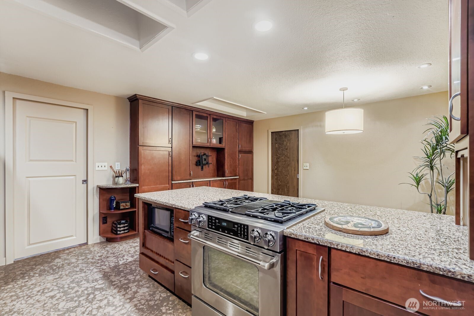 6009 Viewmont Street Tacoma, WA 98407 - Photo 16 of 39