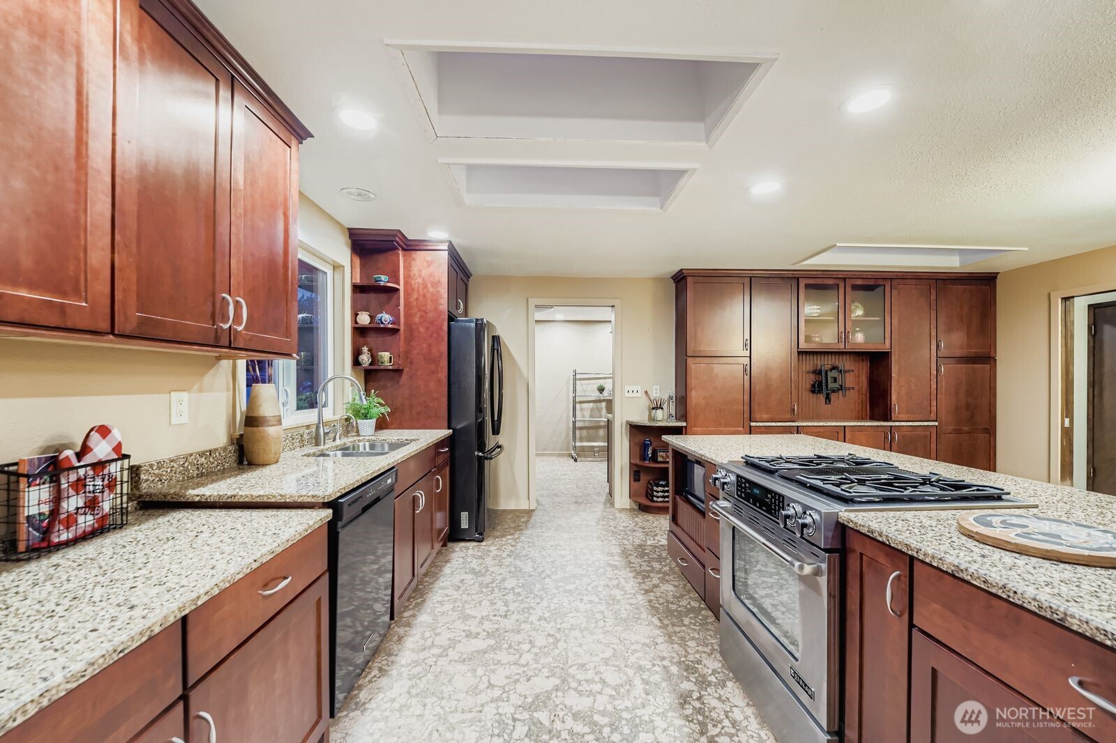 6009 Viewmont Street Tacoma, WA 98407 - Photo 17 of 39