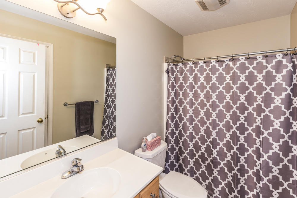 12820 Clear Ridge Road Knoxville, TN 37922 - Photo 23 of 39 Jack and Jill Bath