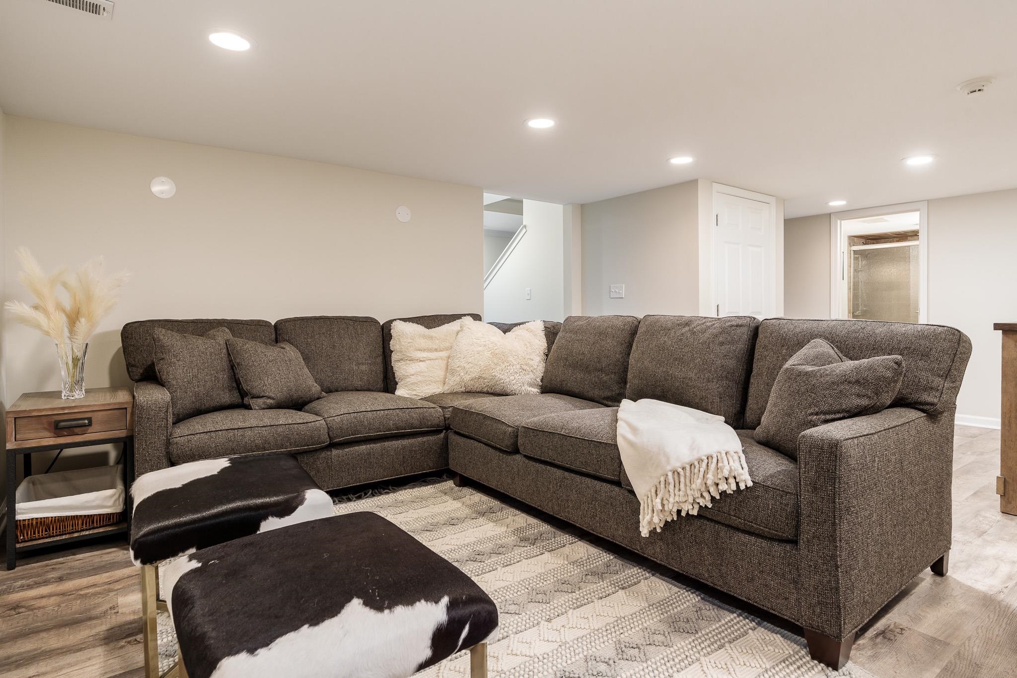 8551 Rote Road Rockford, IL 61107 - Photo 58 of 92 a living room with furniture and a couch