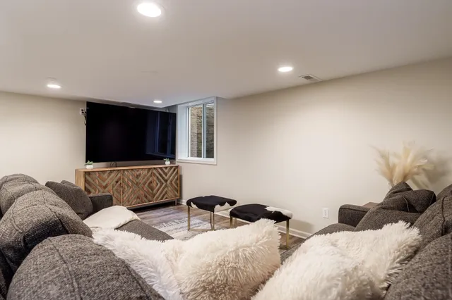 $945,000 | 8551 Rote Road, Rockford, IL 61107