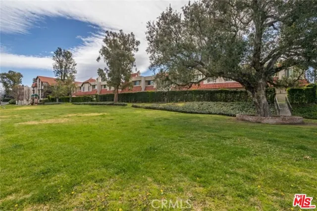 $489,999 | 27656 Ironstone Drive, Unit 5, Canyon Country, CA 91387