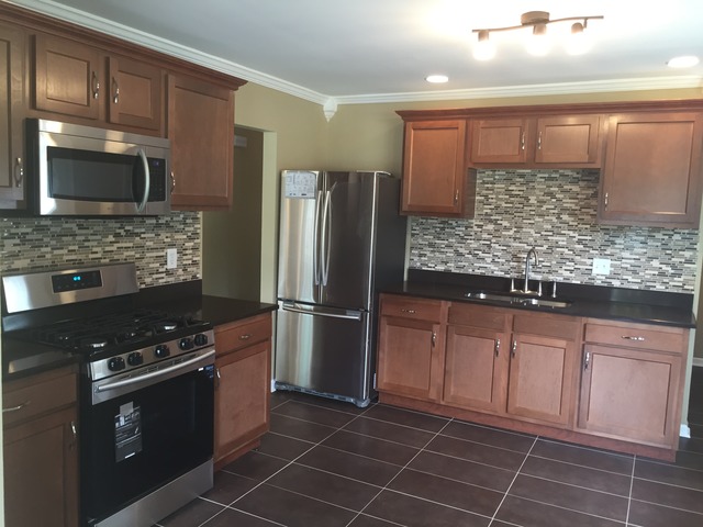 41 Surrey Road Montgomery, IL 60538 - Photo 2 of 21