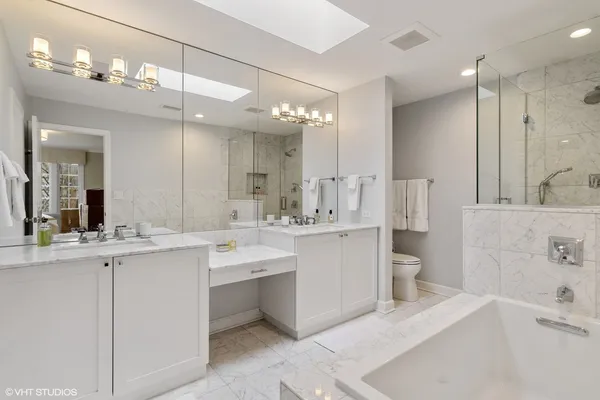 $8,500 | 1450 West Wrightwood Avenue, Chicago, IL 60614