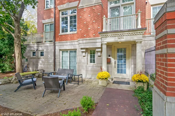 $8,500 | 1450 West Wrightwood Avenue, Chicago, IL 60614