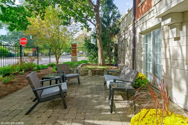 $8,500 | 1450 West Wrightwood Avenue, Chicago, IL 60614
