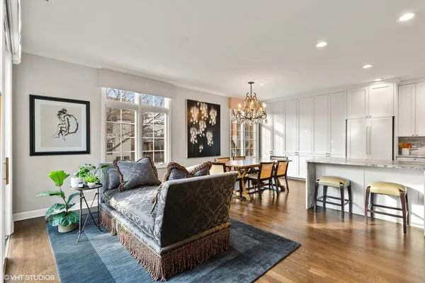 $8,500 | 1450 West Wrightwood Avenue, Chicago, IL 60614