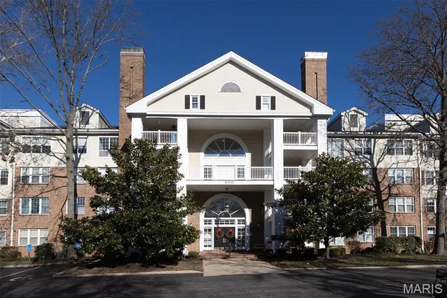 $259,900 | 970 North Spoede Road, Unit 17, Creve Coeur, MO 63146