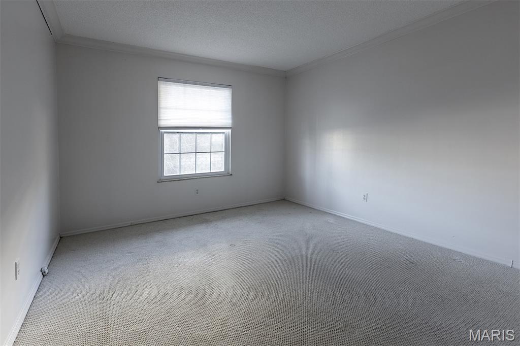 970 North Spoede Road, Unit 17 Creve Coeur, MO 63146 - Photo 18 of 22