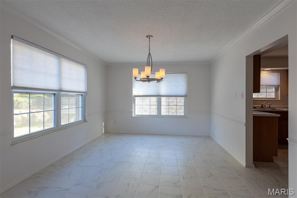 970 North Spoede Road, Unit 17 Creve Coeur, MO 63146 - Photo 6 of 22