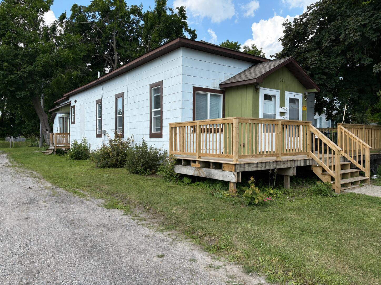321 Dresser Street Cheboygan, MI 49721 - Photo 2 of 28 Gallery Image 2