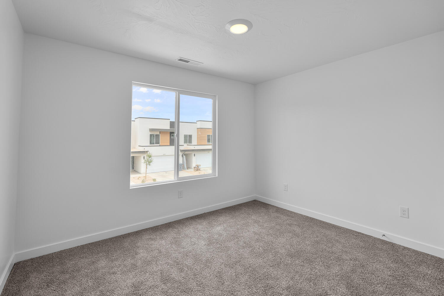 2129 Wolverine Way, Unit 2439 Washington, UT 84780 - Photo 15 of 39 _DSC7709