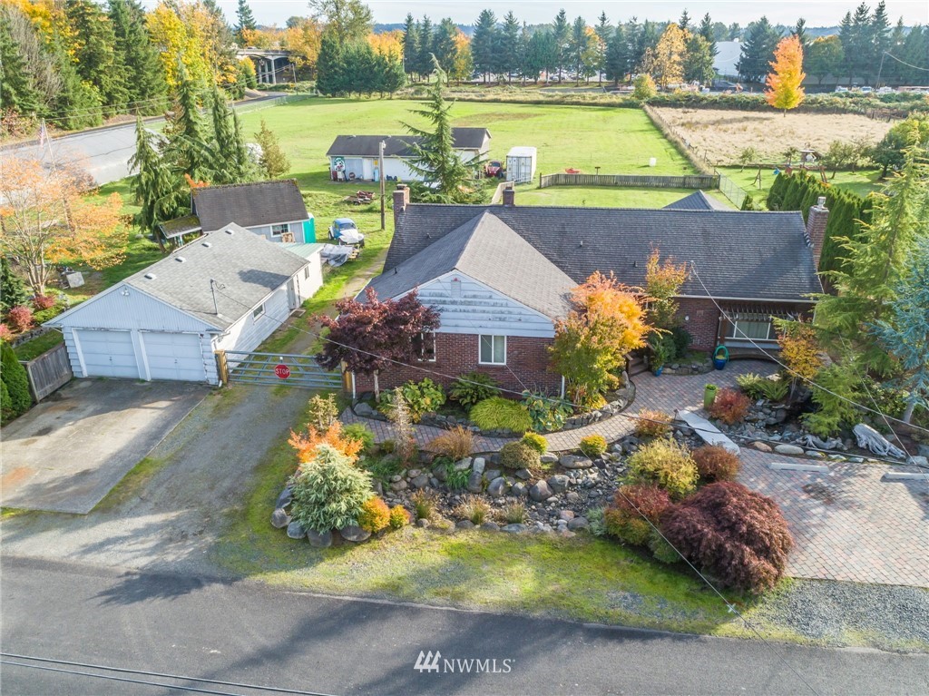 10112 Dechaux Road East Edgewood, WA 98371 - Photo 5 of 40 Gallery Image 5