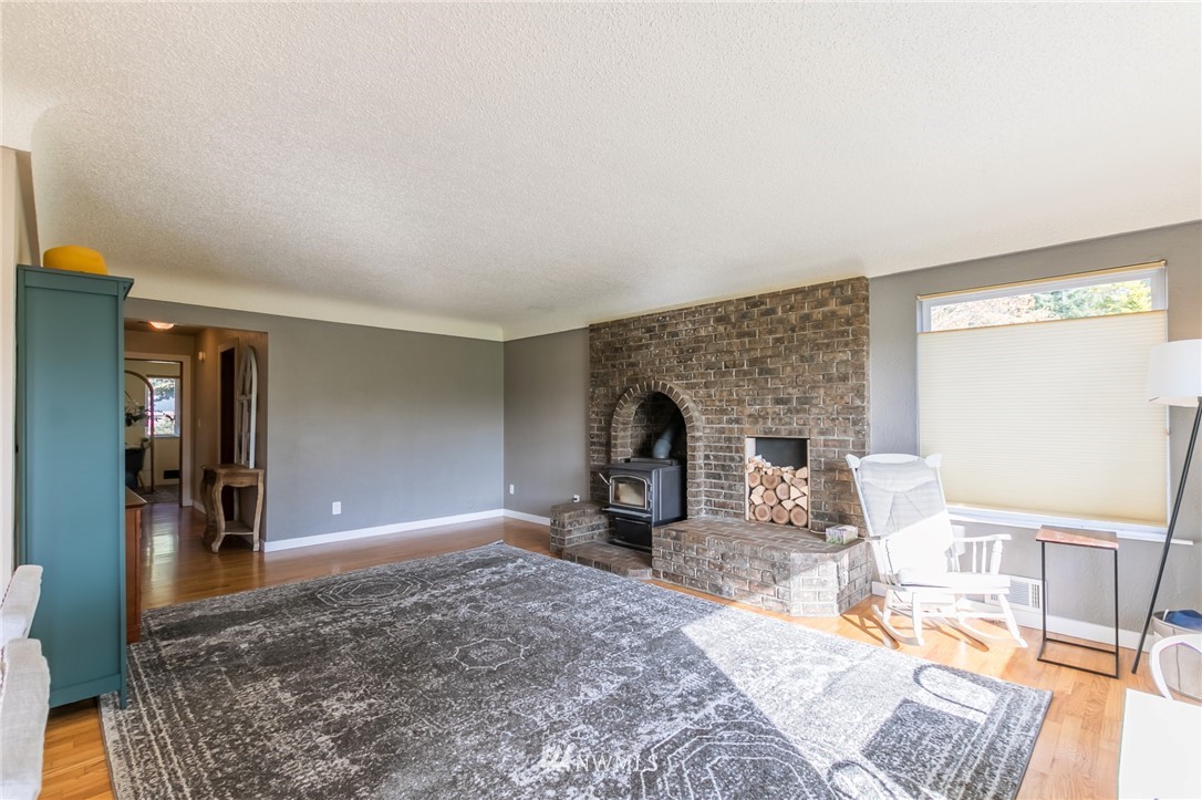 10112 Dechaux Road East Edgewood, WA 98371 - Photo 9 of 40 Gallery Image 9