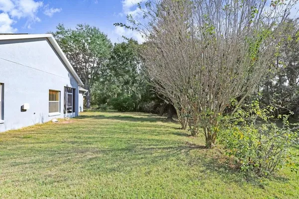 a house view with a outdoor space