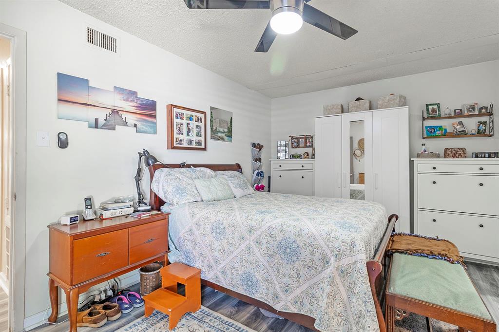 17 Townhouse Lane Trinity, TX 75862 - Photo 24 of 26 a bedroom with a bed and a window