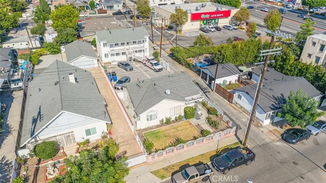 $1,299,000 | 3814 Portola Avenue, Los Angeles, CA 90032