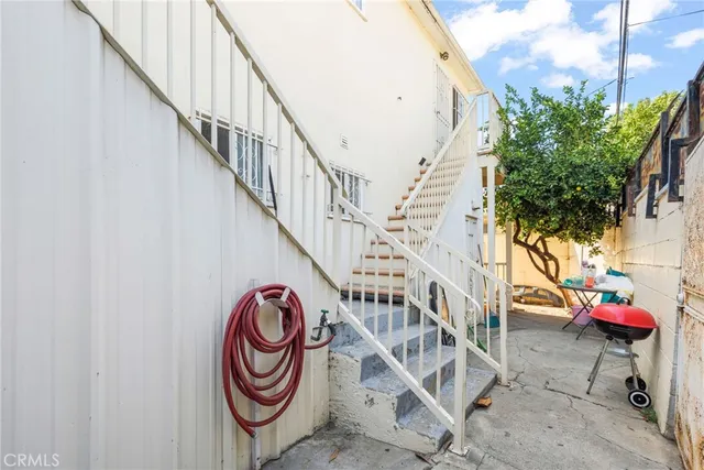$1,299,000 | 3814 Portola Avenue, Los Angeles, CA 90032