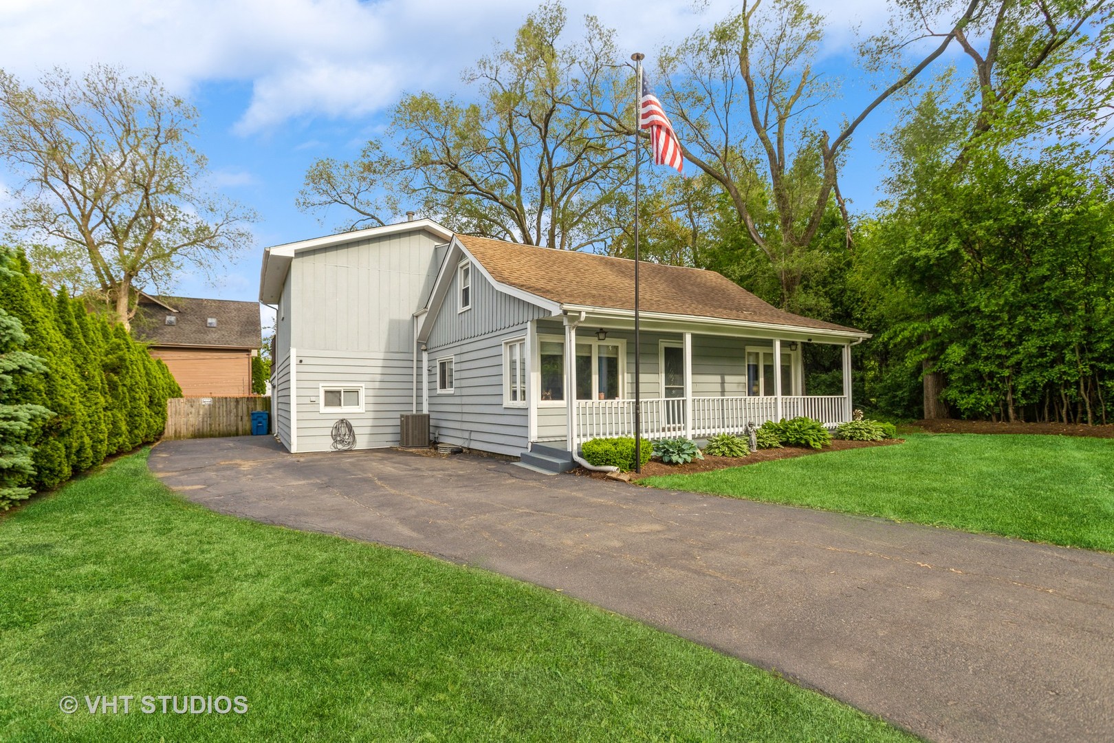 6N715 Gates Avenue Itasca, IL 60143 - Photo 1 of 20