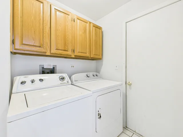 $359,900 | 11448 Prescott Lane, Westchester, IL 60154