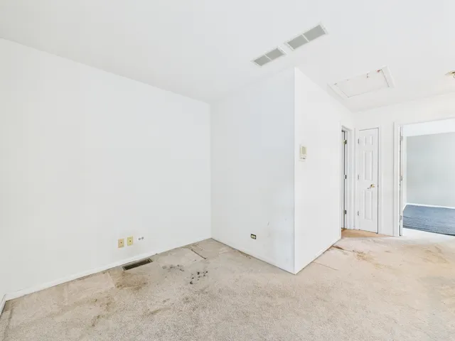 $359,900 | 11448 Prescott Lane, Westchester, IL 60154