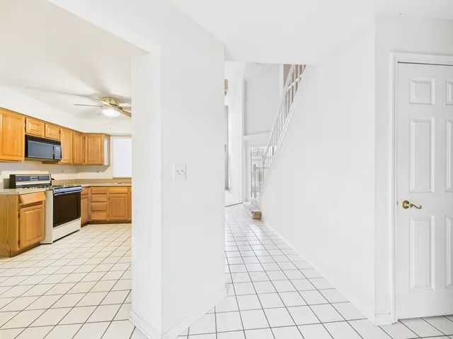 $359,900 | 11448 Prescott Lane, Westchester, IL 60154