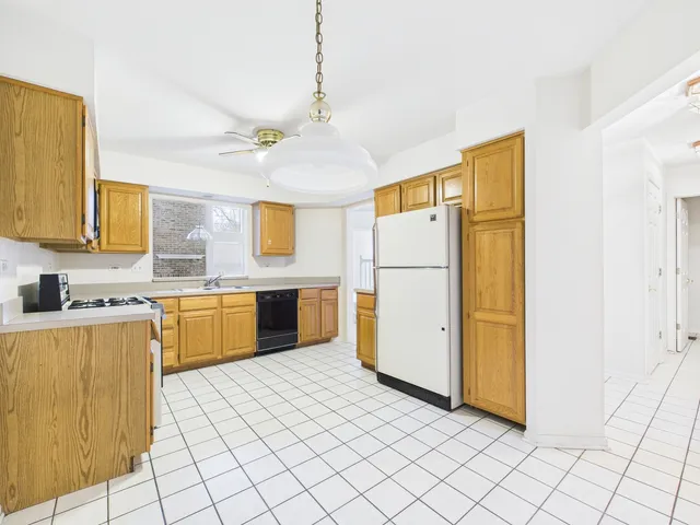 $359,900 | 11448 Prescott Lane, Westchester, IL 60154