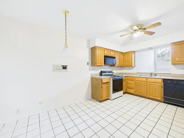 $359,900 | 11448 Prescott Lane, Westchester, IL 60154