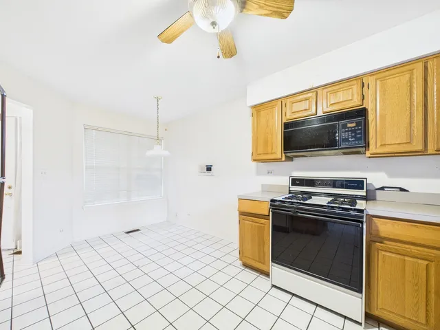 $359,900 | 11448 Prescott Lane, Westchester, IL 60154