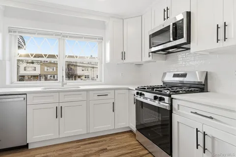 $799,998 | 278 Balcom Avenue | Throgs Neck