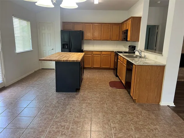 $1,985 | 800 Mahogany Drive, Anna, TX 75409