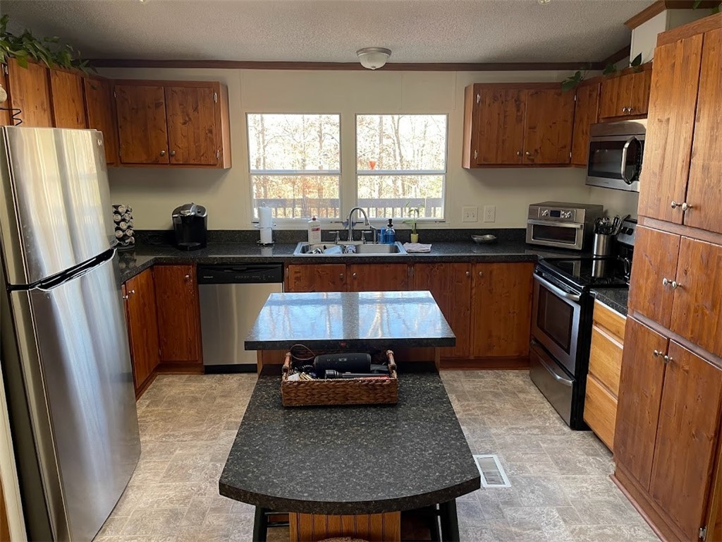 412 State Rd S-37-204 Seneca, SC 29678 - Photo 11 of 32 Gallery Image 11