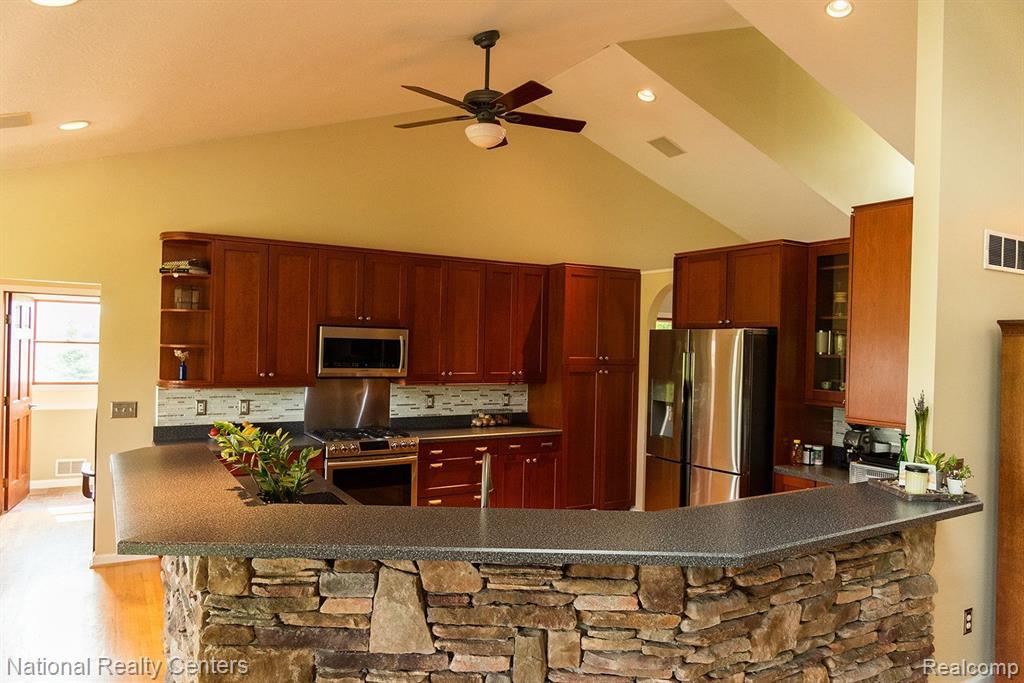 6350 Crofoot Road Howell, MI 48843 - Photo 23 of 70