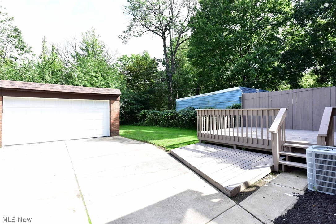 1313 Winston Road Cleveland, OH 44121 - Photo 2 of 25