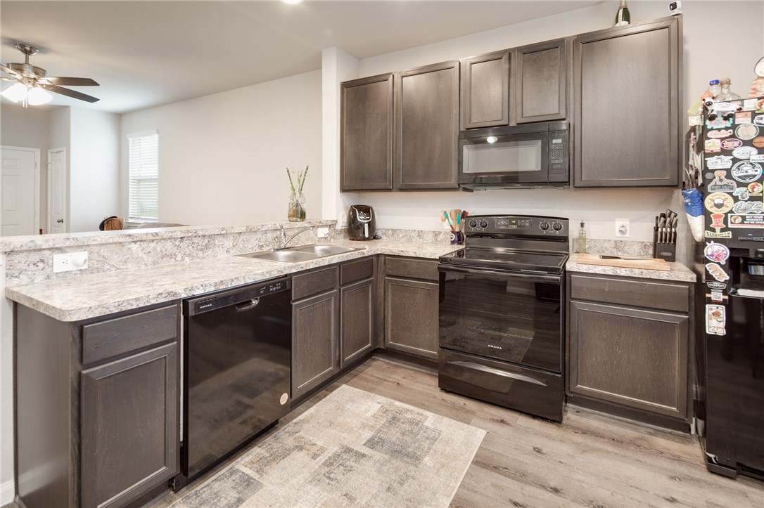 992 Rice Drive Bryan, TX 77803 - Photo 8 of 23