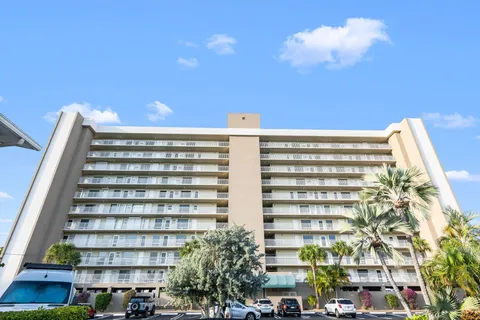 $399,000 | 2611 North Riverside Drive, Unit 702, Pompano Beach, FL 33062