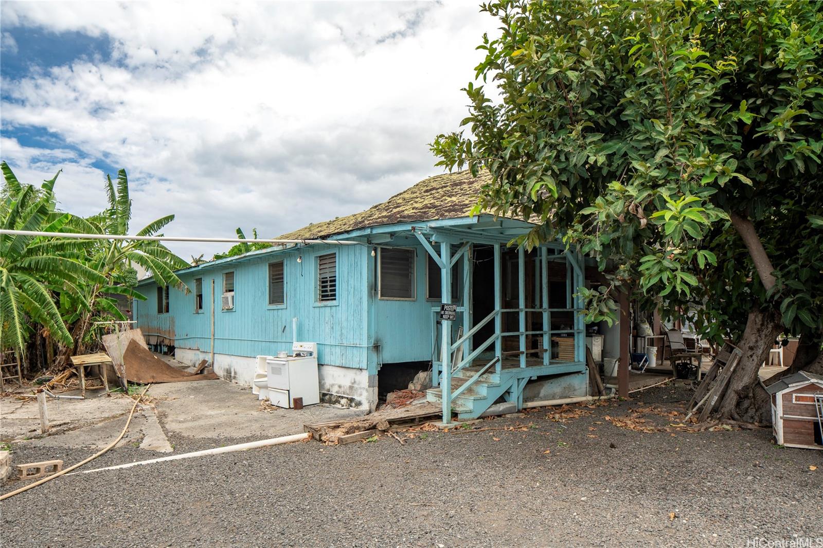 86-347 Halona Road Waianae, HI 96792 - Photo 10 of 22 a front view of a house with garden