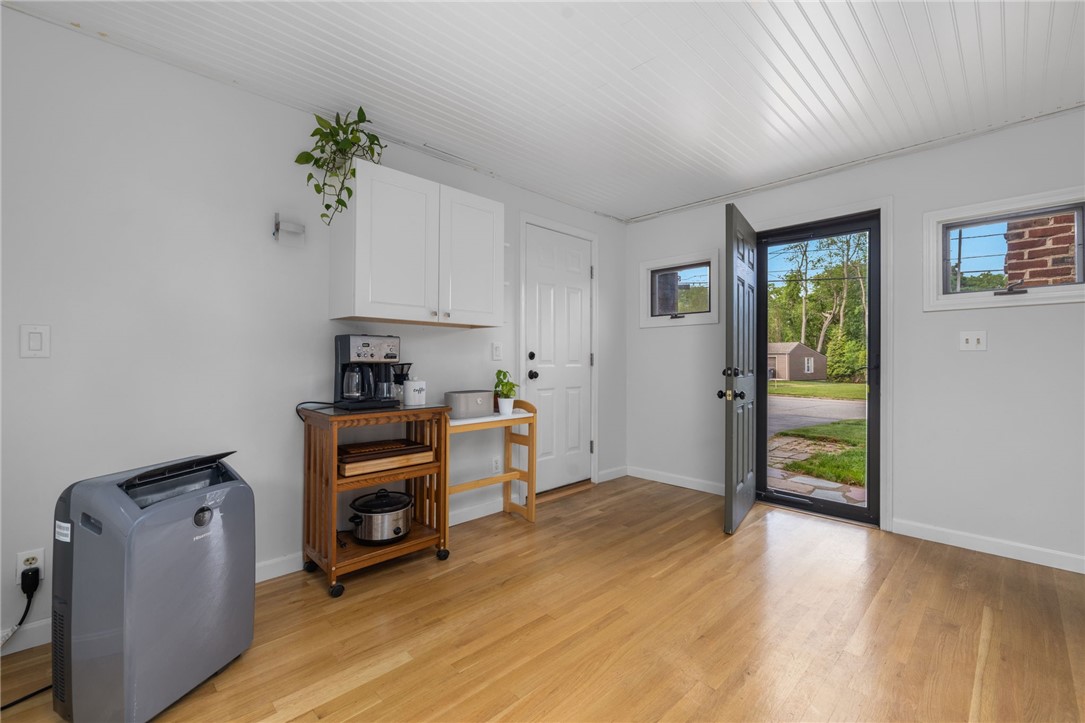 87 Frontier Road Warwick, RI 02889 - Photo 17 of 50