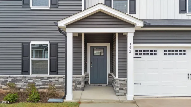 $2,400 | 752 Deschutes Drive, Garner, NC 27529