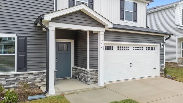 $2,400 | 752 Deschutes Drive, Garner, NC 27529
