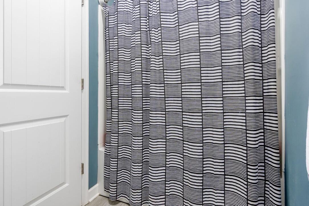 6253 Beecher Road Pataskala, OH 43062 - Photo 23 of 27 Tub/Shower Combo in upstairs Bath