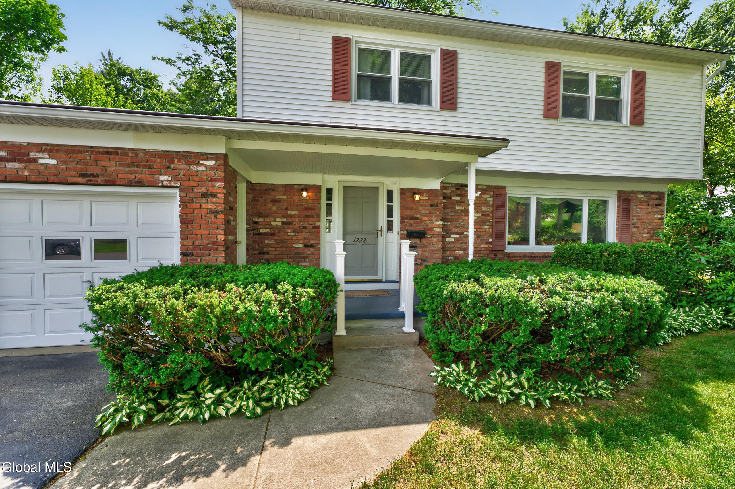 1222 Hempstead Road Niskayuna, NY 12309 - Photo 6 of 52 0 Front 4
