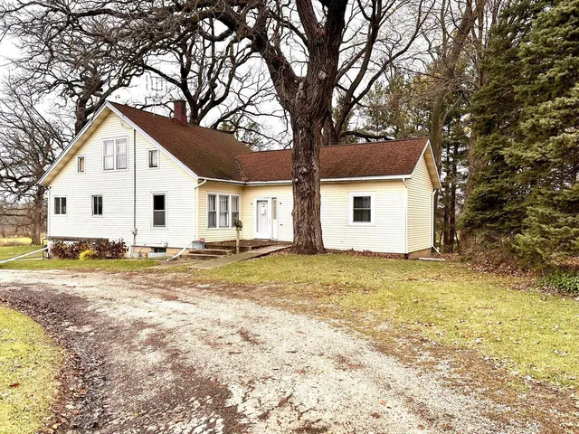 $639,900 | 14801 60th Street, Bristol, WI 53104