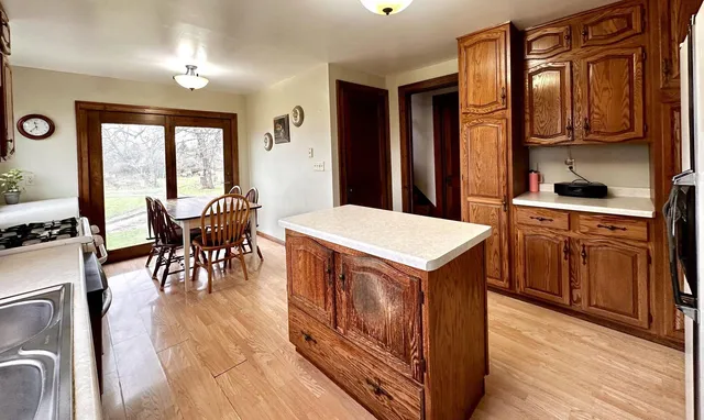 $639,900 | 14801 60th Street, Bristol, WI 53104