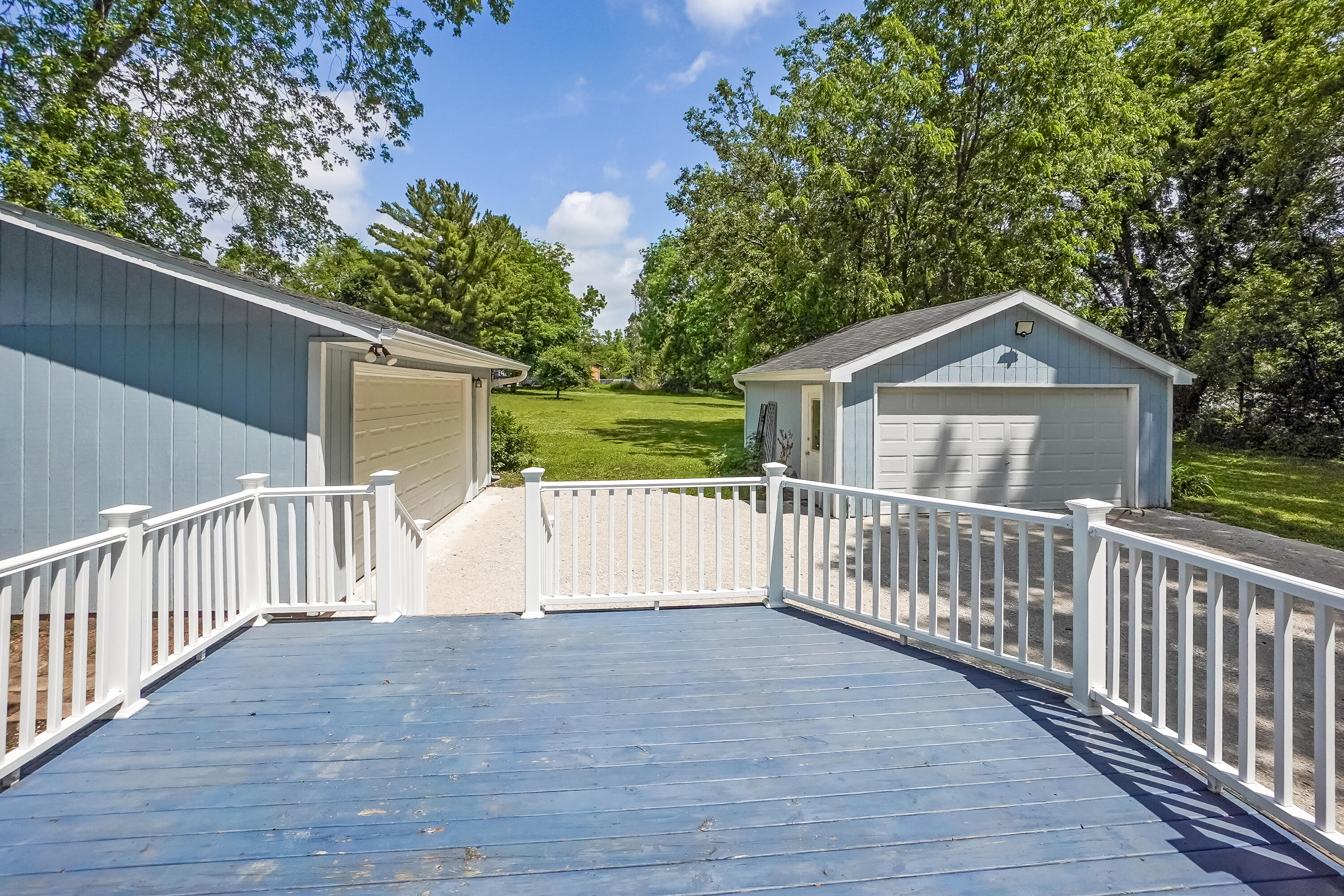 224 Plank Road Mukwonago, WI 53149 - Photo 21 of 30 Deck