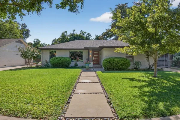 $725,000 | 6842 Arboreal Drive, Dallas, TX 75231